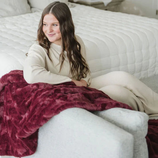 Saranoni Pomegranate Patterned Faux Fur Throw